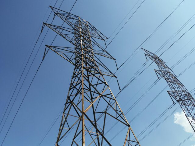 Apa Saja Energi Alternatif di Indonesia Yuk, Kenalan (Pexel/Miguel Á. Padriñán)