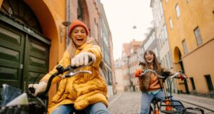 Determinasi Kebahagiaan Indonesia sebagai Arah Baru Perencanaan Kota Kebahagiaan warga kota menjadi fondasi utama dalam perencanaan perkotaan modern. (Sumber: Pinterest)