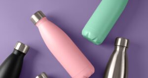 Air Mineral Kemasan vs Tumbler, Berapa Sampah yang Bisa Kita Hemat? Air Mineral Kemasan menghasilkan sampah. (Sumber: Freepik)