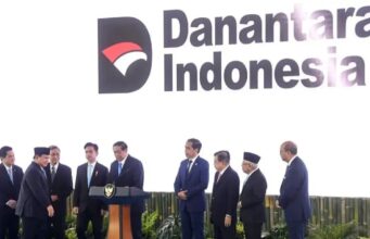 Waste to Energy di Indonesia: Danantara Siap Jalankan, Surabaya Sudah Lebih Dulu Waste to Energy semakin ramai di Indonesia. Danantara targetkan investasi Rp2–3 triliun per unit di 33 kota. Surabaya sudah lebih dulu lewat PLTSa Benowo, meski WALHI catat ada lonjakan polusi udara.
