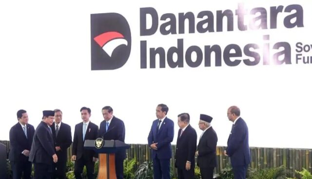 hj1q3xukz3hxb8q Waste to Energy semakin ramai di Indonesia. Danantara targetkan investasi Rp2–3 triliun per unit di 33 kota. Surabaya sudah lebih dulu lewat PLTSa Benowo, meski WALHI catat ada lonjakan polusi udara.