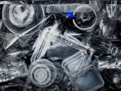 Hujan di Jakarta Terpapar Mikroplastik? Yuk Manfaatkan Sampah Plastik Jadi Lebih Berguna Sampah plastik dapat menjadi mikroplastik. (Sumber: Freepik)