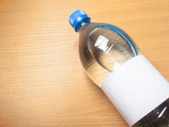 Ini Arti Warna Tutup Botol Air Mineral di Indonesia Warna tutup botol air mineral memiliki arti yang berbeda-beda. (Sumber: Freepik)