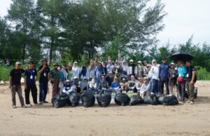Komunitas Nayo Dolan dan Yayasan Bakau.mu Gelar Aksi “Pahlawan Pantai” di Tuban Komunitas Nayo Dolan dan Yayasan Bakau.mu Gelar Aksi “Pahlawan Pantai” di Tuban (Dok. Istimewa)
