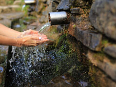 Perjalanan Air hingga Menjadi Mata Air Perjalanan Air hingga Menjadi Mata Air (Pngtree)