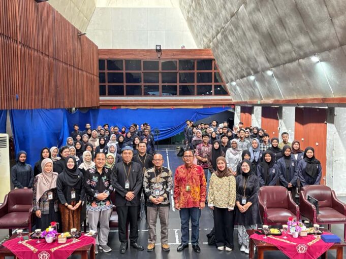 Menjawab Kebutuhan Pasar Modern, Poliwangi Dorong Inovasi Produk Agroindustri Program Studi D4 Pengembangan Produk Agroindustri, Poliwangi mengadakan kuliah tamu bersama praktisi industri. (Sumber: Istimewa)