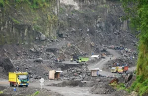 Tambang Ilegal Mulai Menggerus Gunung Merapi Tambang Ilegal Mulai Menggerus Merapi (Kompas.id)