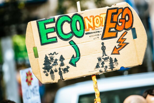 Dampak Eksploitasi Alam Bagi Masa Depan (Foto: unsplash/Markus Spiske)