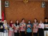 Poliwangi Latih Pelaku Usaha Desa Tambong Optimalkan Penggunaan Vacuum Sealer Poliwangi Latih Pelaku Usaha Desa Tambong Optimalkan Penggunaan Vacuum Sealer (Sumber: Istimewa)